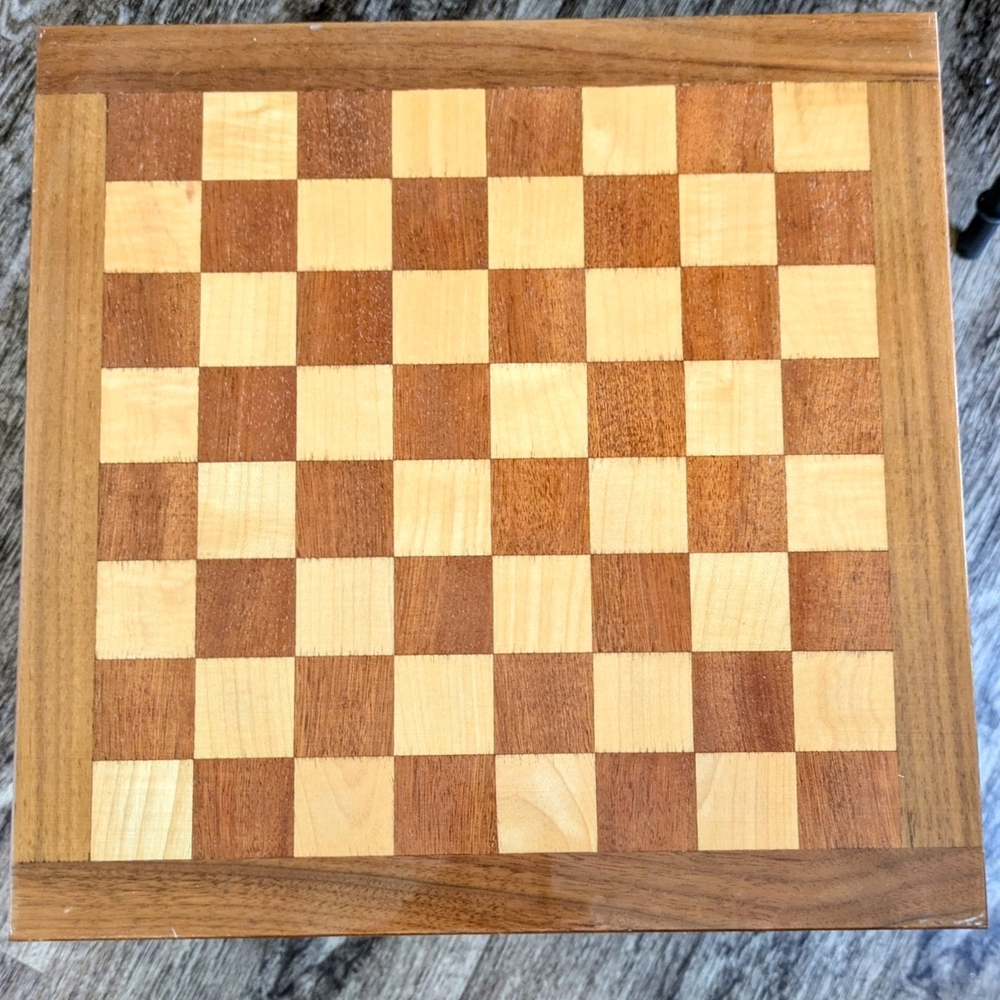 Stunning Italian Vintage Chessboard! *(Condor) 14x14 wood board with rich grain